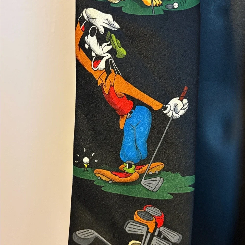 Mickey Unlimited Vintage Mickey Goofy Pluto Donald Golfing Necktie Tie